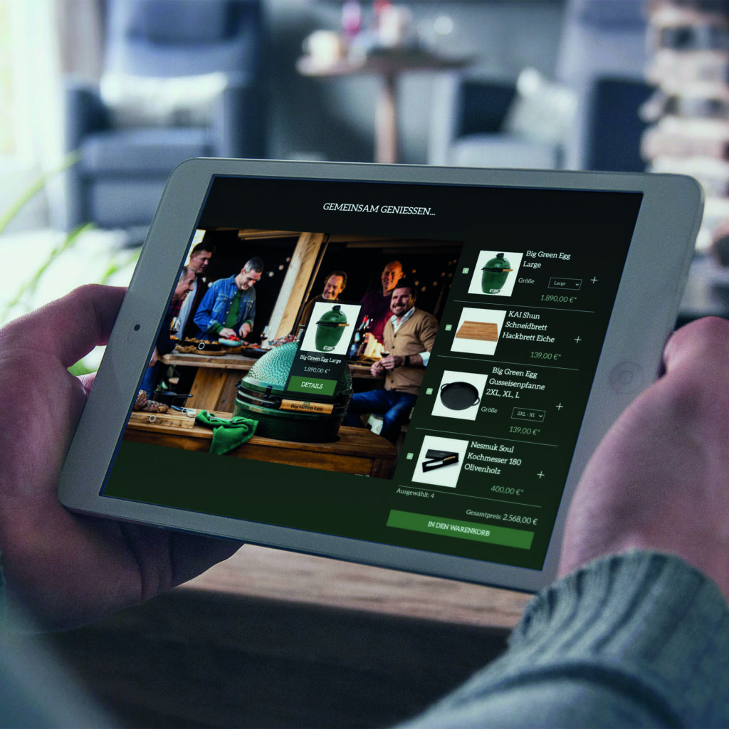 Ein Tablet im Querformat auf dem der Onlineshop von Grillfachwerk angezeigt wird.